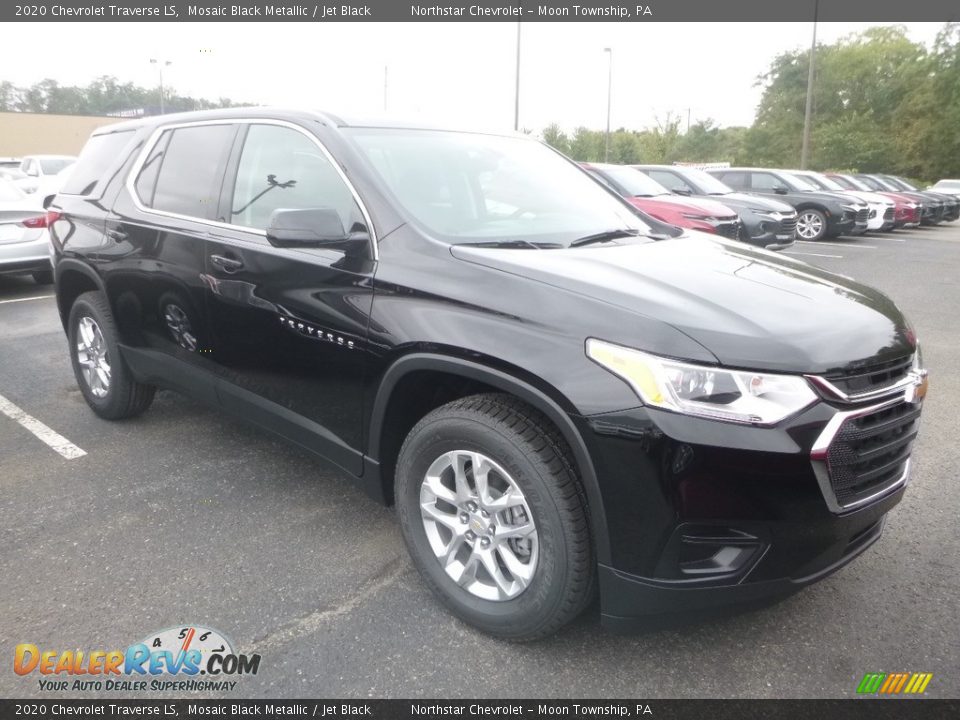 Front 3/4 View of 2020 Chevrolet Traverse LS Photo #8