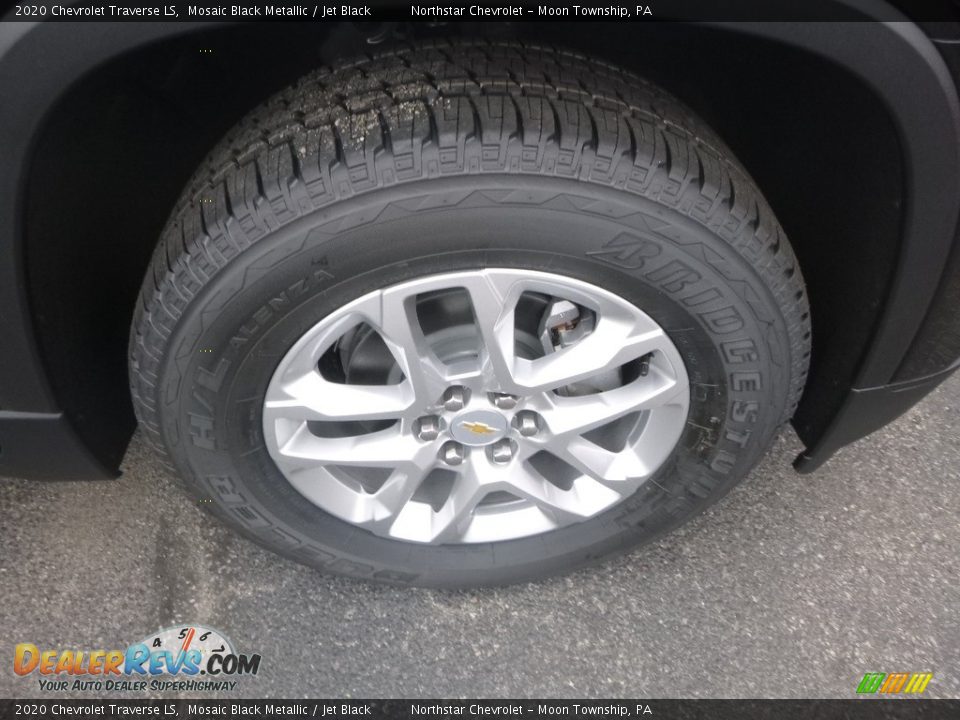 2020 Chevrolet Traverse LS Wheel Photo #9