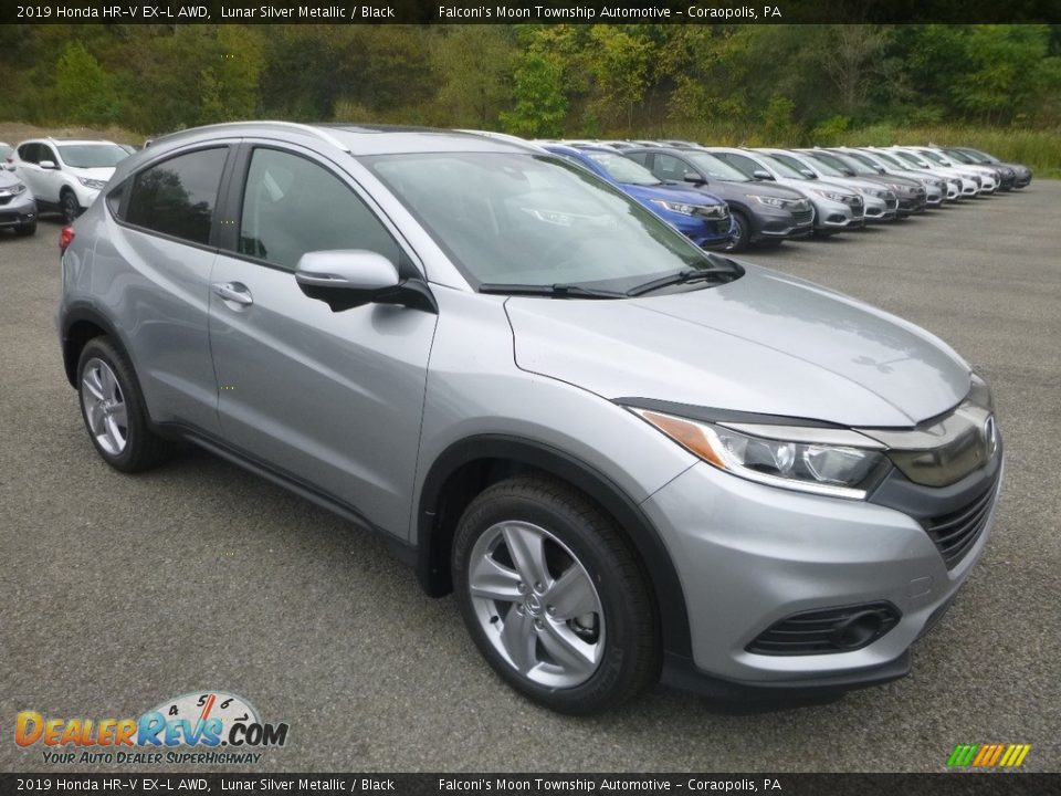 Front 3/4 View of 2019 Honda HR-V EX-L AWD Photo #5