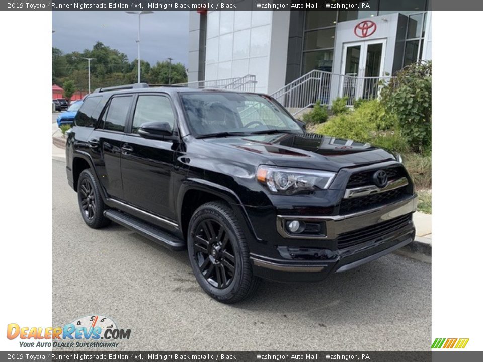 Front 3/4 View of 2019 Toyota 4Runner Nightshade Edition 4x4 Photo #1