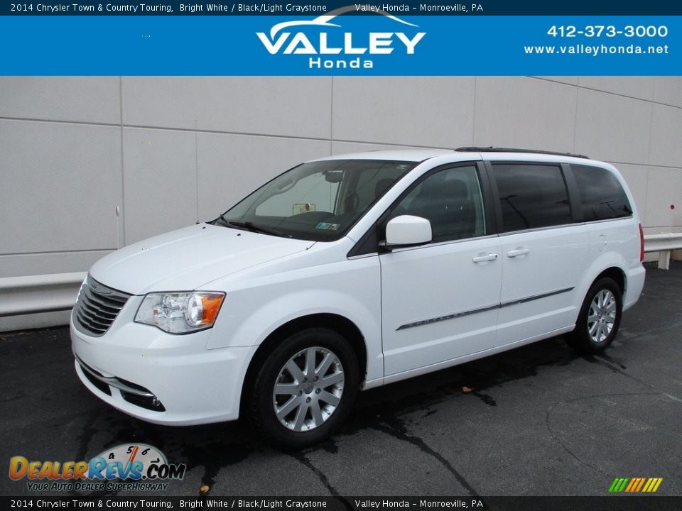 2014 Chrysler Town & Country Touring Bright White / Black/Light Graystone Photo #1