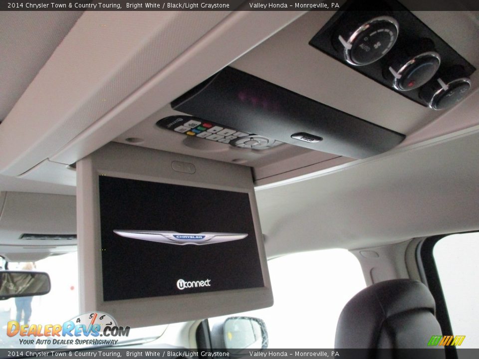 2014 Chrysler Town & Country Touring Bright White / Black/Light Graystone Photo #14