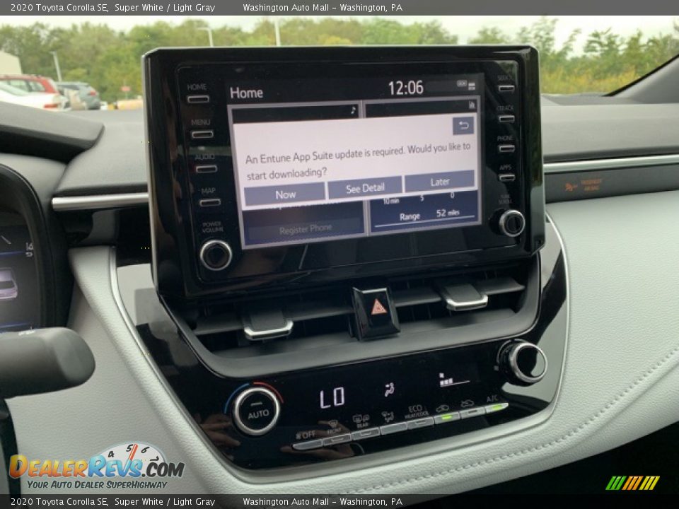 Controls of 2020 Toyota Corolla SE Photo #6