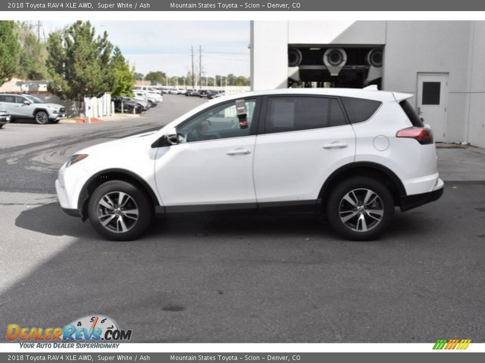 2018 Toyota RAV4 XLE AWD Super White / Ash Photo #3