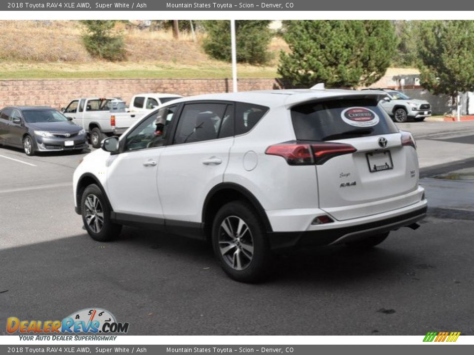 2018 Toyota RAV4 XLE AWD Super White / Ash Photo #4