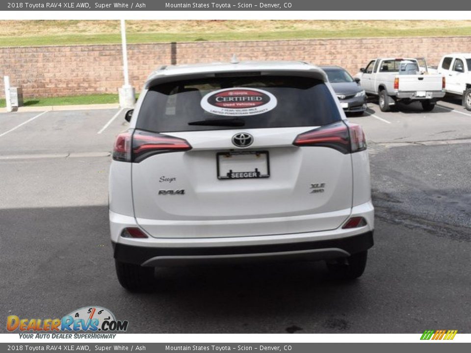 2018 Toyota RAV4 XLE AWD Super White / Ash Photo #5