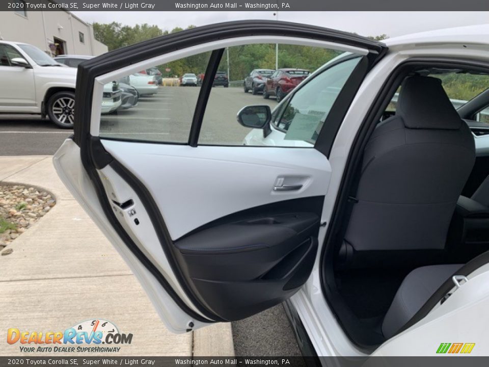 Door Panel of 2020 Toyota Corolla SE Photo #23