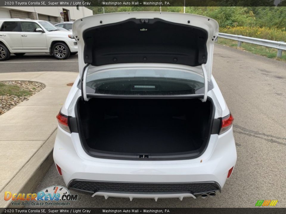 2020 Toyota Corolla SE Trunk Photo #24