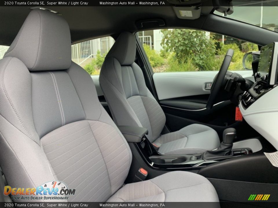 Front Seat of 2020 Toyota Corolla SE Photo #29