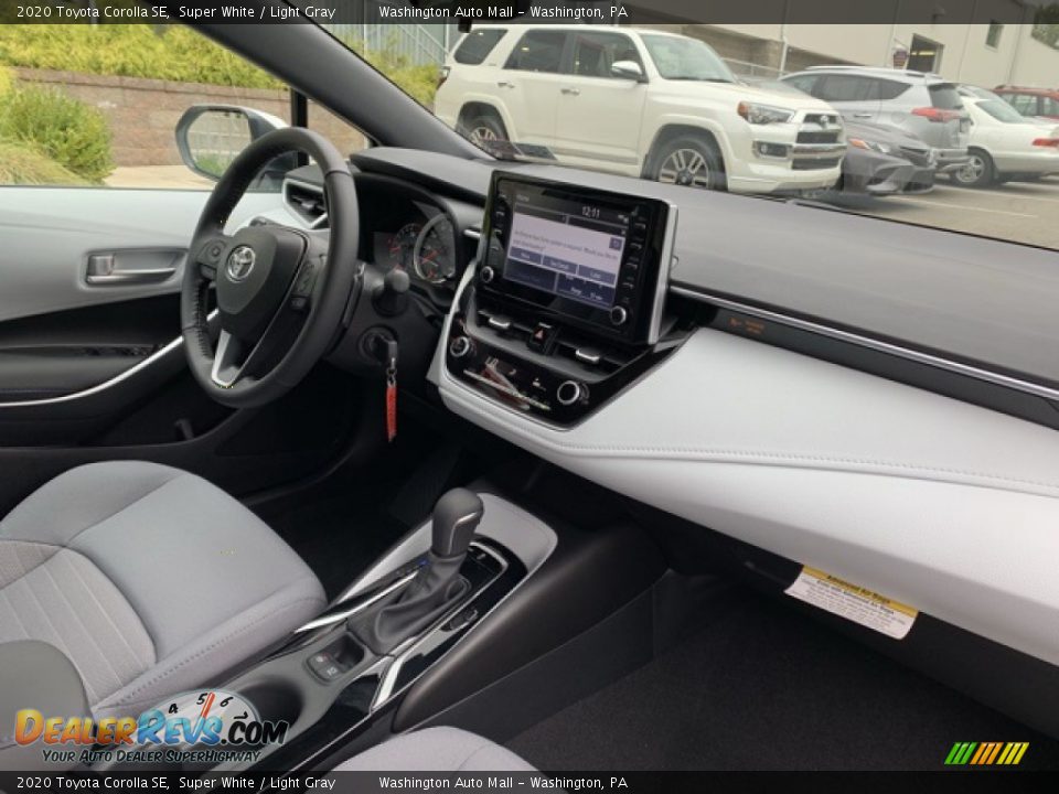 Dashboard of 2020 Toyota Corolla SE Photo #30