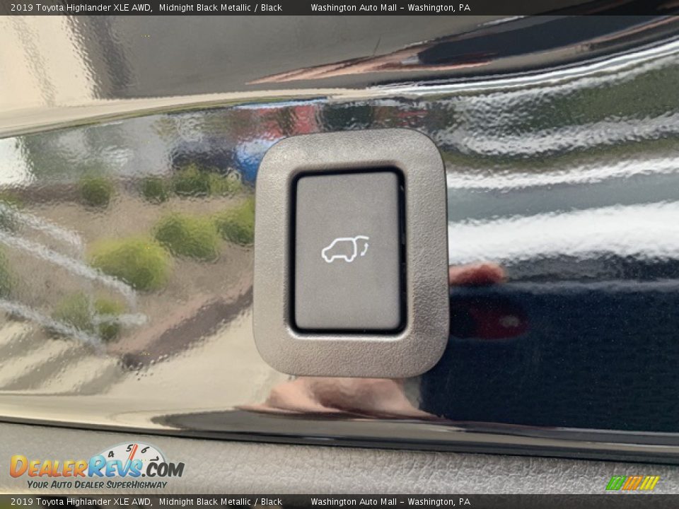 2019 Toyota Highlander XLE AWD Midnight Black Metallic / Black Photo #17