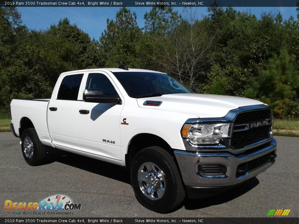 2019 Ram 3500 Tradesman Crew Cab 4x4 Bright White / Black Photo #4