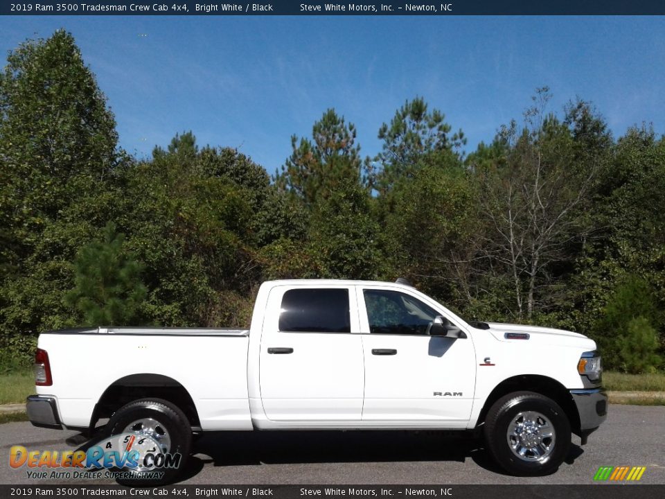 2019 Ram 3500 Tradesman Crew Cab 4x4 Bright White / Black Photo #5
