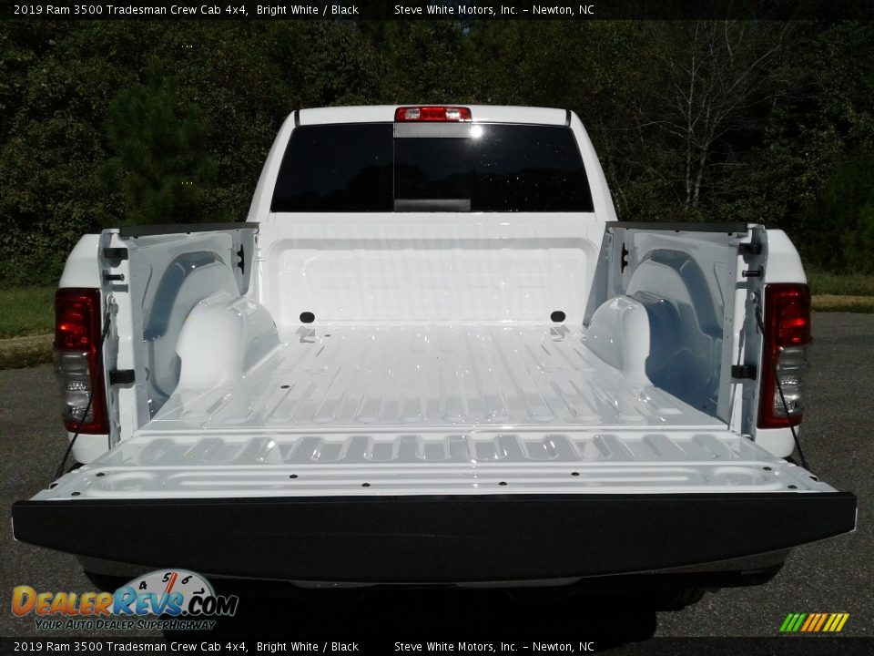 2019 Ram 3500 Tradesman Crew Cab 4x4 Bright White / Black Photo #12