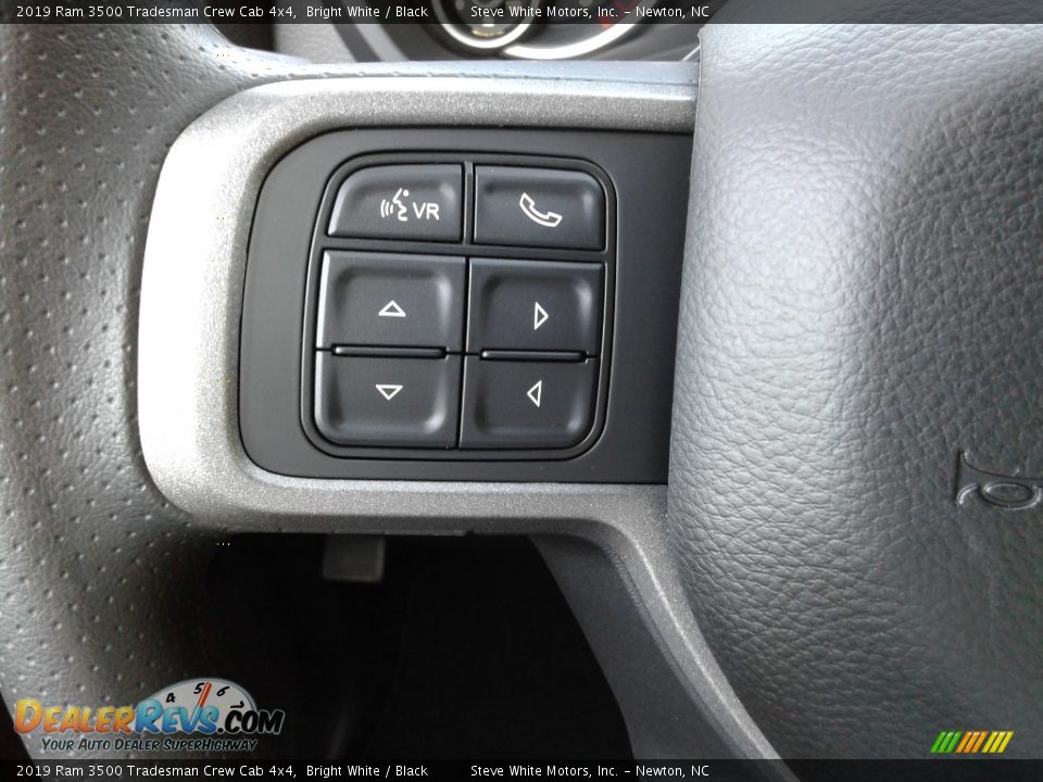 2019 Ram 3500 Tradesman Crew Cab 4x4 Bright White / Black Photo #15
