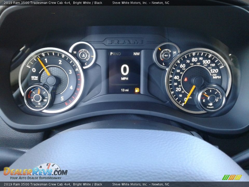 2019 Ram 3500 Tradesman Crew Cab 4x4 Bright White / Black Photo #17