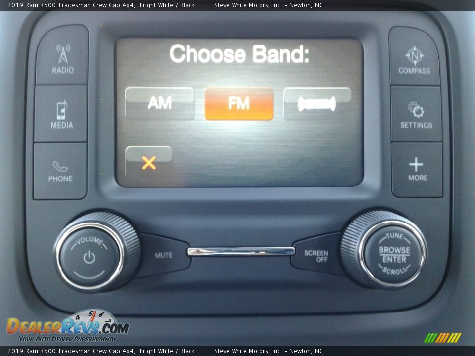 2019 Ram 3500 Tradesman Crew Cab 4x4 Bright White / Black Photo #19