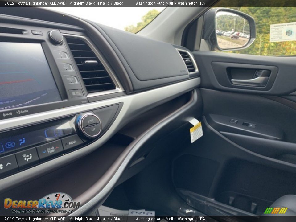 2019 Toyota Highlander XLE AWD Midnight Black Metallic / Black Photo #31