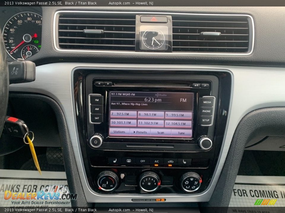 2013 Volkswagen Passat 2.5L SE Black / Titan Black Photo #15