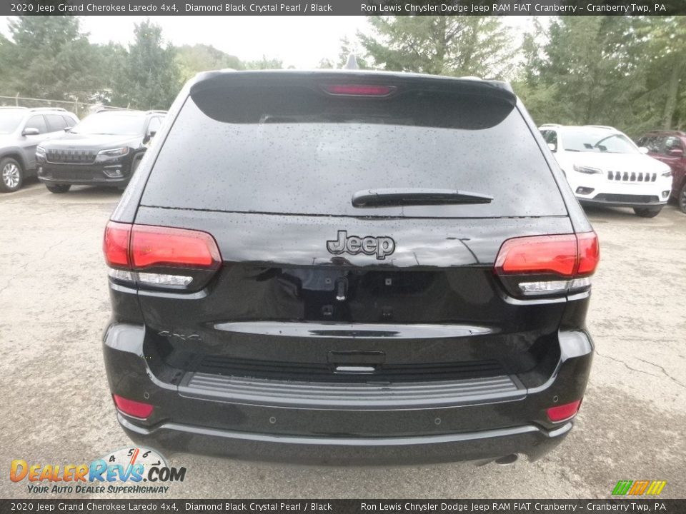2020 Jeep Grand Cherokee Laredo 4x4 Diamond Black Crystal Pearl / Black Photo #4