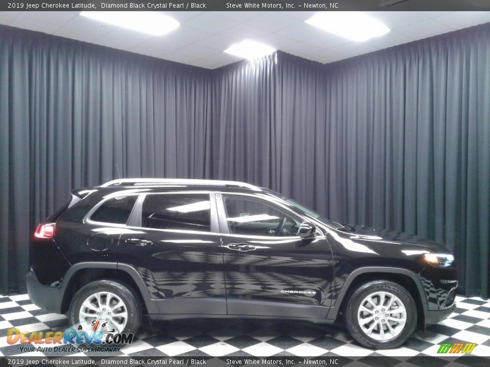 2019 Jeep Cherokee Latitude Diamond Black Crystal Pearl / Black Photo #5