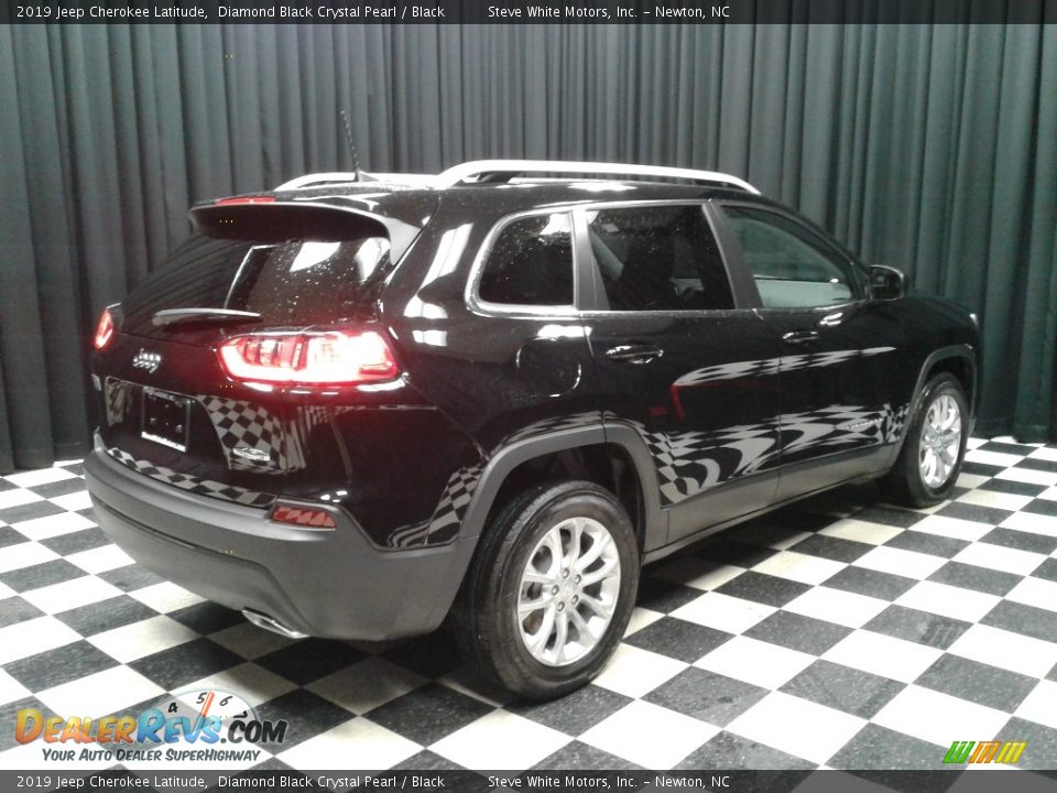 2019 Jeep Cherokee Latitude Diamond Black Crystal Pearl / Black Photo #6