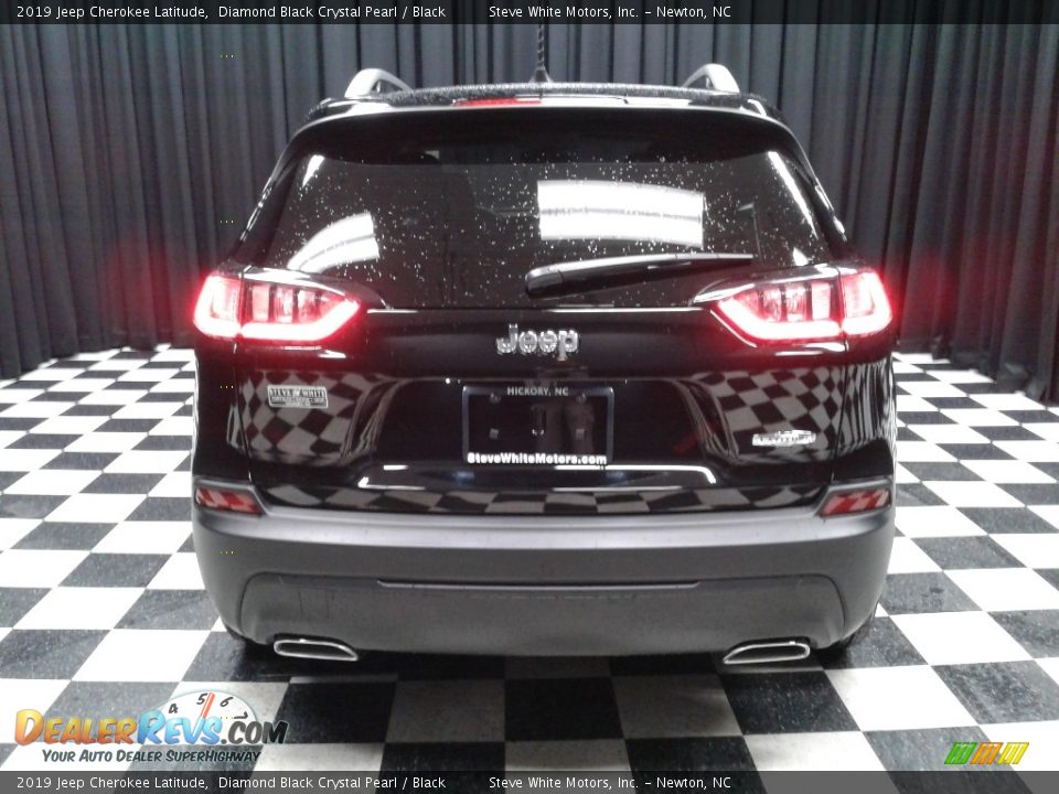 2019 Jeep Cherokee Latitude Diamond Black Crystal Pearl / Black Photo #7