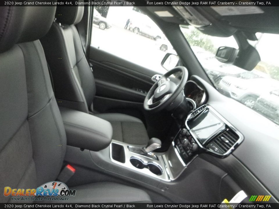 2020 Jeep Grand Cherokee Laredo 4x4 Diamond Black Crystal Pearl / Black Photo #10
