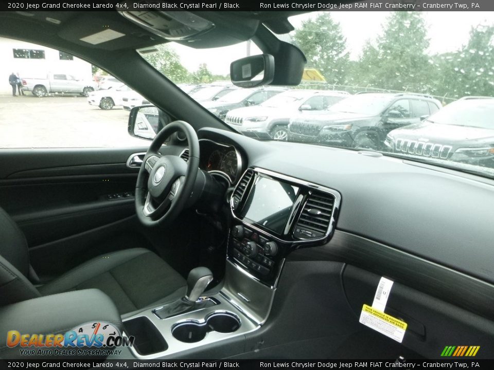 2020 Jeep Grand Cherokee Laredo 4x4 Diamond Black Crystal Pearl / Black Photo #11