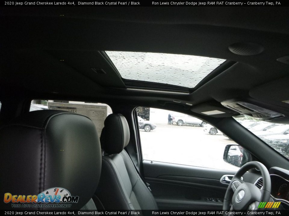 2020 Jeep Grand Cherokee Laredo 4x4 Diamond Black Crystal Pearl / Black Photo #12