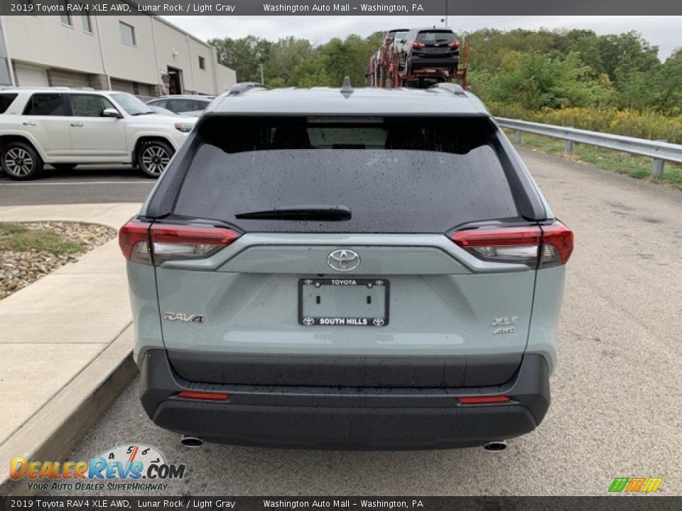 2019 Toyota RAV4 XLE AWD Lunar Rock / Light Gray Photo #11