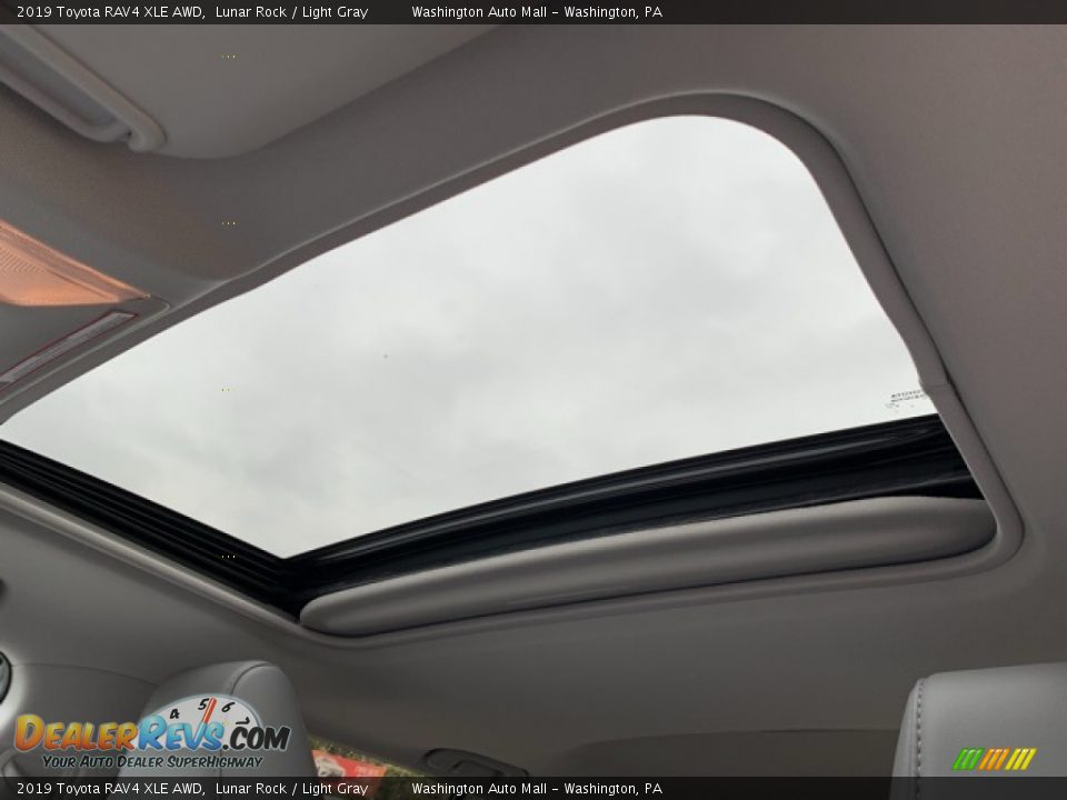 2019 Toyota RAV4 XLE AWD Lunar Rock / Light Gray Photo #28