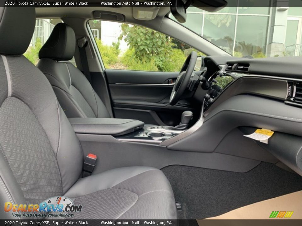 2020 Toyota Camry XSE Super White / Black Photo #24