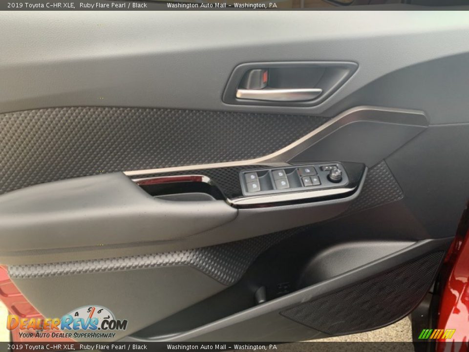 Door Panel of 2019 Toyota C-HR XLE Photo #12