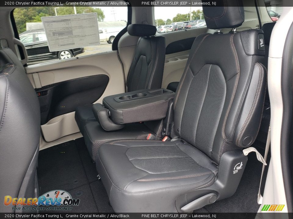 2020 Chrysler Pacifica Touring L Granite Crystal Metallic / Alloy/Black Photo #6