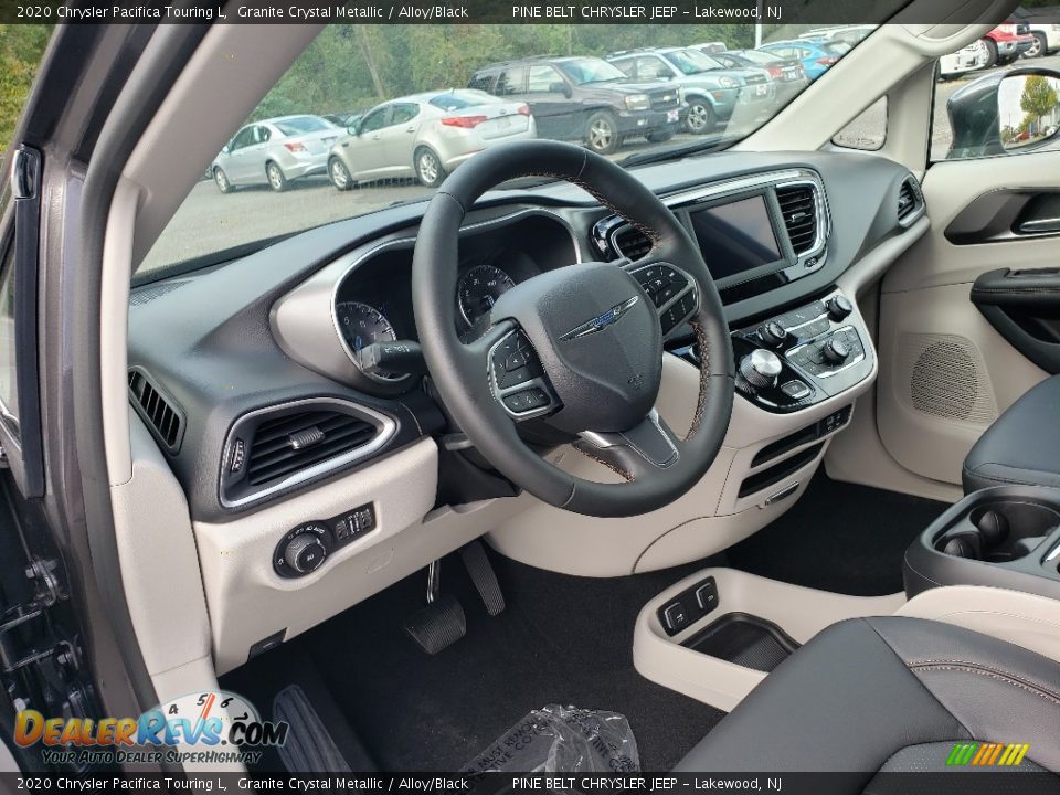 2020 Chrysler Pacifica Touring L Granite Crystal Metallic / Alloy/Black Photo #7