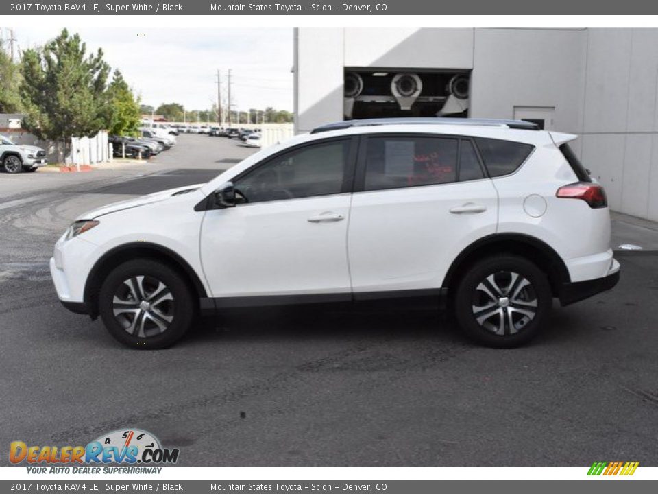 2017 Toyota RAV4 LE Super White / Black Photo #3