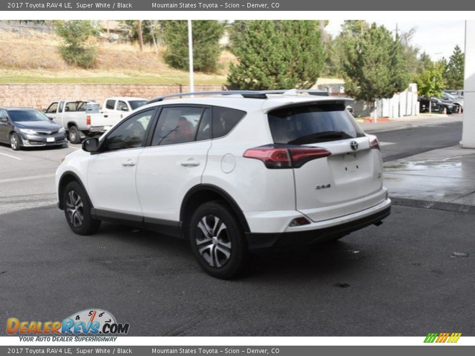 2017 Toyota RAV4 LE Super White / Black Photo #4