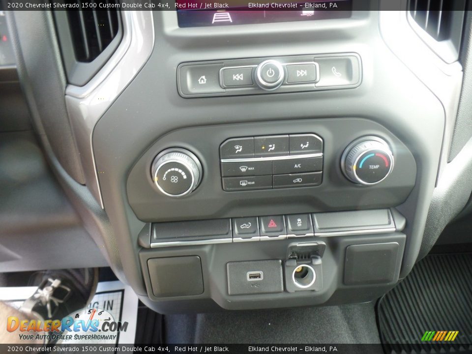 Controls of 2020 Chevrolet Silverado 1500 Custom Double Cab 4x4 Photo #30