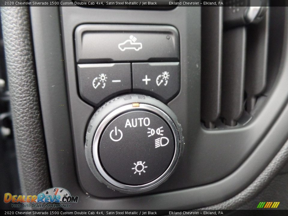 Controls of 2020 Chevrolet Silverado 1500 Custom Double Cab 4x4 Photo #24