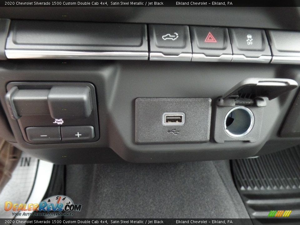 Controls of 2020 Chevrolet Silverado 1500 Custom Double Cab 4x4 Photo #34
