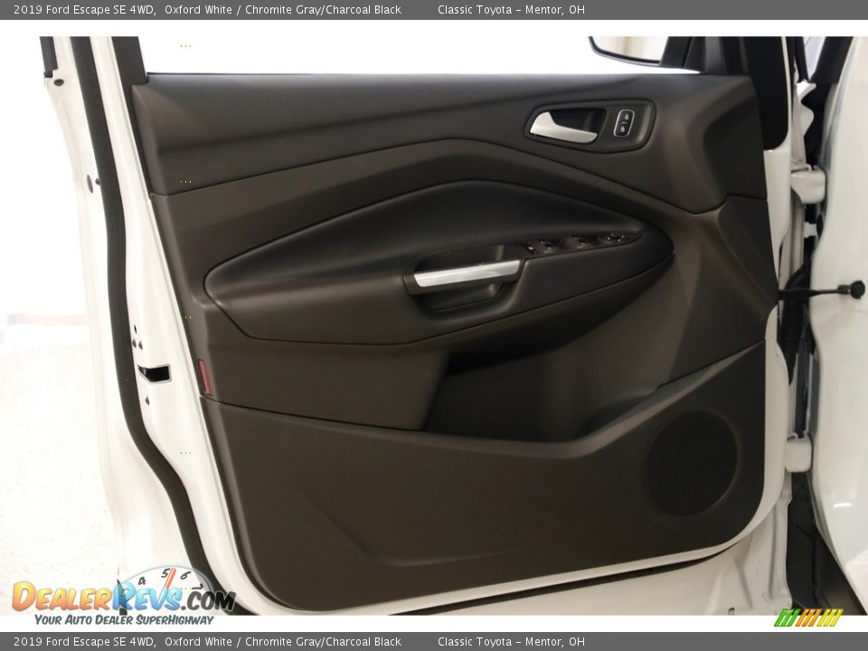 2019 Ford Escape SE 4WD Oxford White / Chromite Gray/Charcoal Black Photo #5
