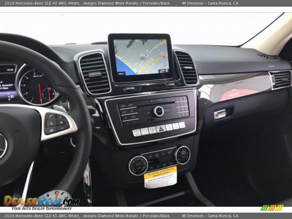 Dashboard of 2019 Mercedes-Benz GLE 43 AMG 4Matic Photo #6