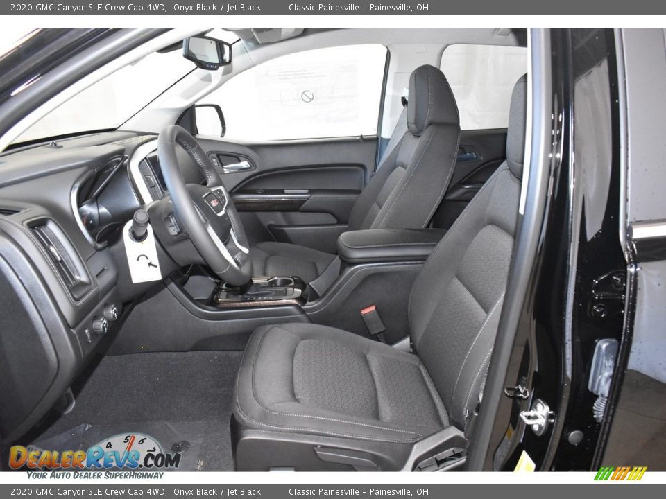 Front Seat of 2020 GMC Canyon SLE Crew Cab 4WD Photo #6