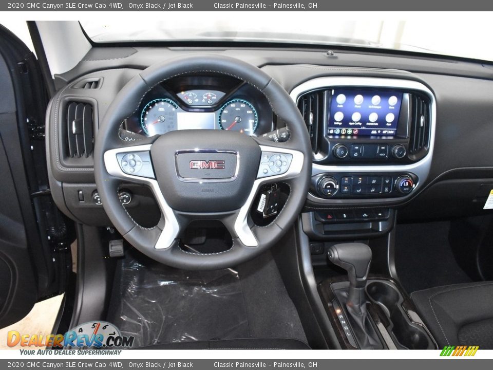 Dashboard of 2020 GMC Canyon SLE Crew Cab 4WD Photo #8