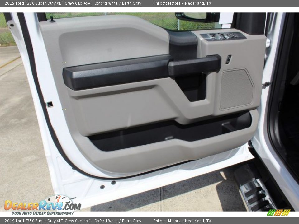2019 Ford F350 Super Duty XLT Crew Cab 4x4 Oxford White / Earth Gray Photo #9