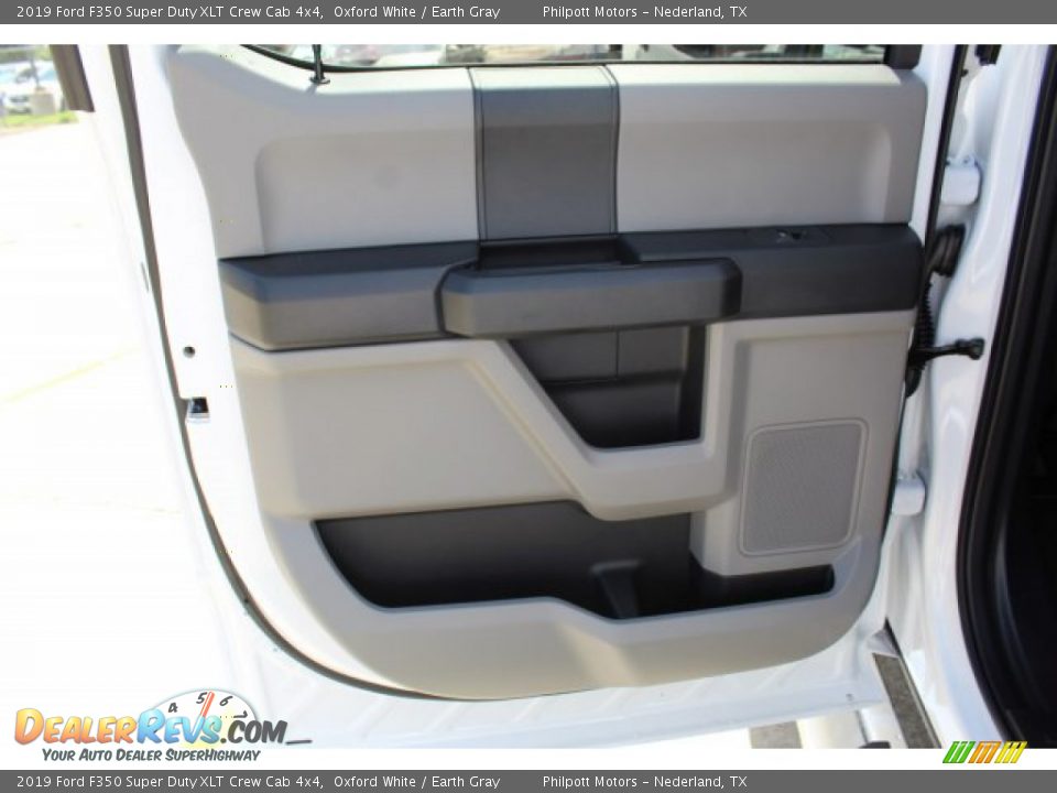 2019 Ford F350 Super Duty XLT Crew Cab 4x4 Oxford White / Earth Gray Photo #11