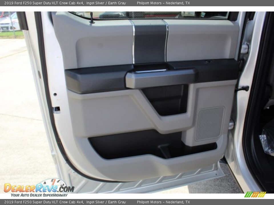 2019 Ford F250 Super Duty XLT Crew Cab 4x4 Ingot Silver / Earth Gray Photo #18