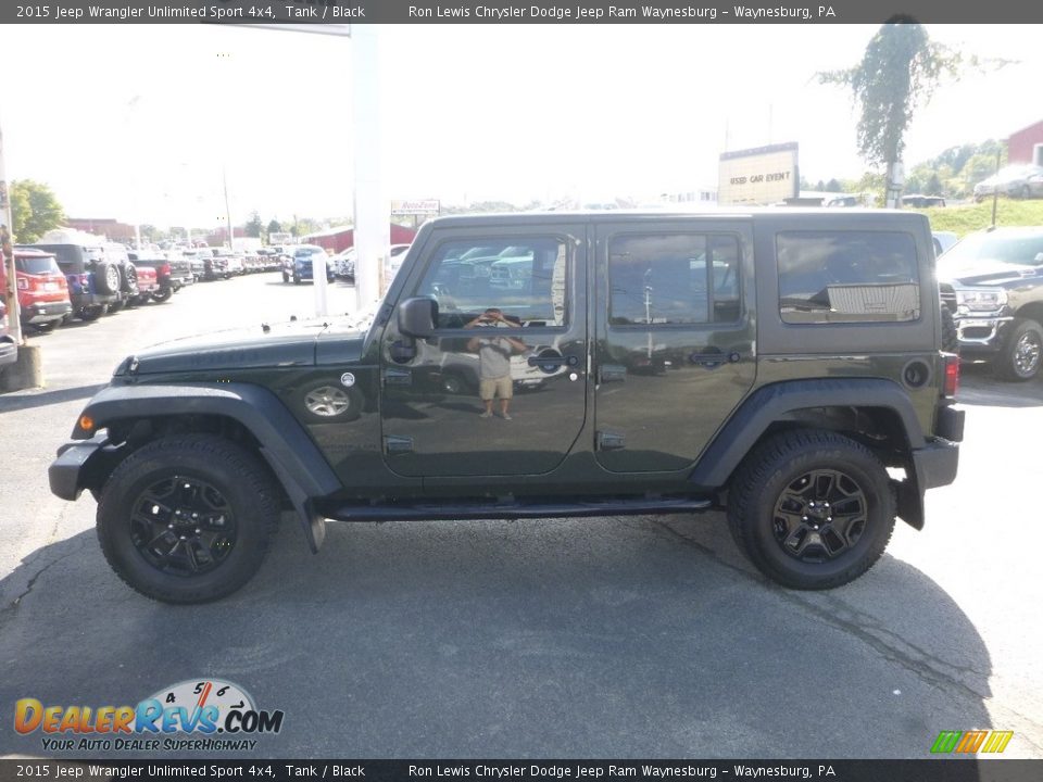 2015 Jeep Wrangler Unlimited Sport 4x4 Tank / Black Photo #2