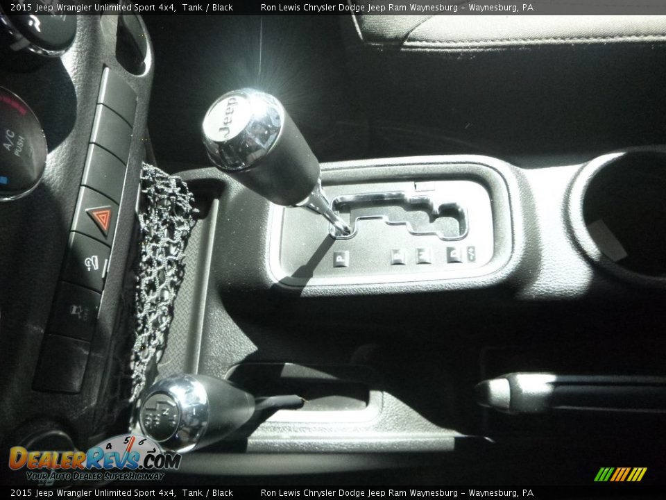 2015 Jeep Wrangler Unlimited Sport 4x4 Tank / Black Photo #20